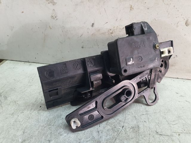 bontott PEUGEOT 206 Csomagtérajtó Kilincs