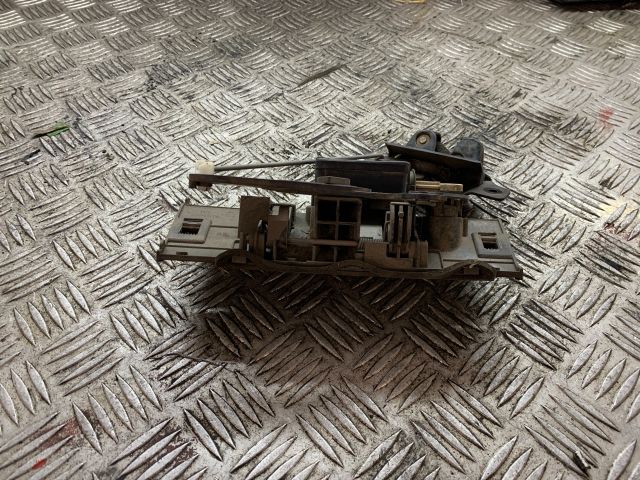 bontott PEUGEOT 206 Csomagtérajtó Kilincs