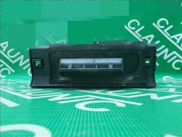 bontott PEUGEOT 206 Csomagtérajtó Kilincs