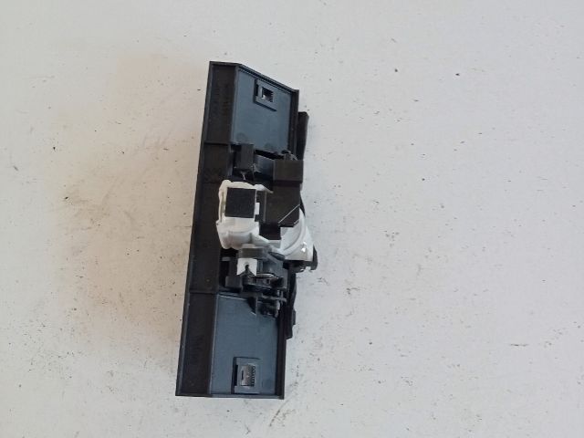 bontott PEUGEOT 206 Csomagtérajtó Kilincs