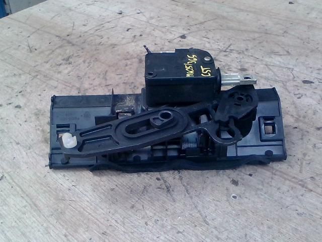 bontott PEUGEOT 206 Csomagtérajtó Kilincs