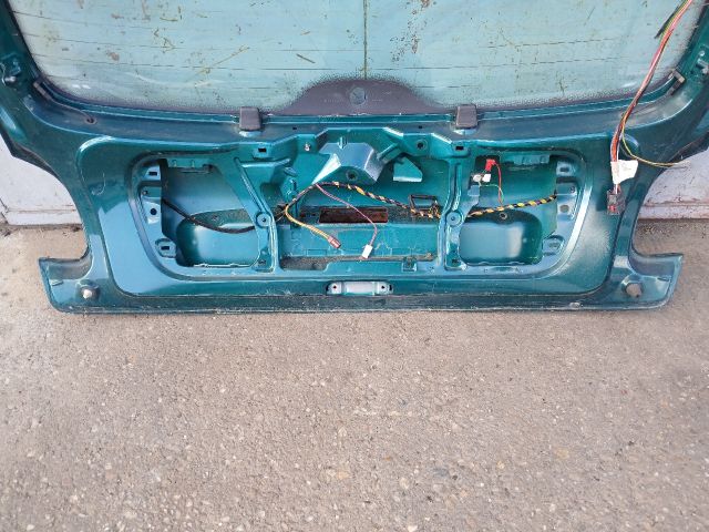 bontott PEUGEOT 206 Csomagtérajtó (Részeivel)