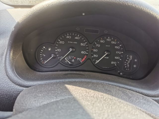 bontott PEUGEOT 206 Csomagtérajtó (Részeivel)