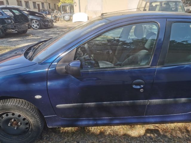 bontott PEUGEOT 206 Csomagtérajtó (Részeivel)
