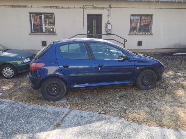 bontott PEUGEOT 206 Csomagtérajtó (Részeivel)