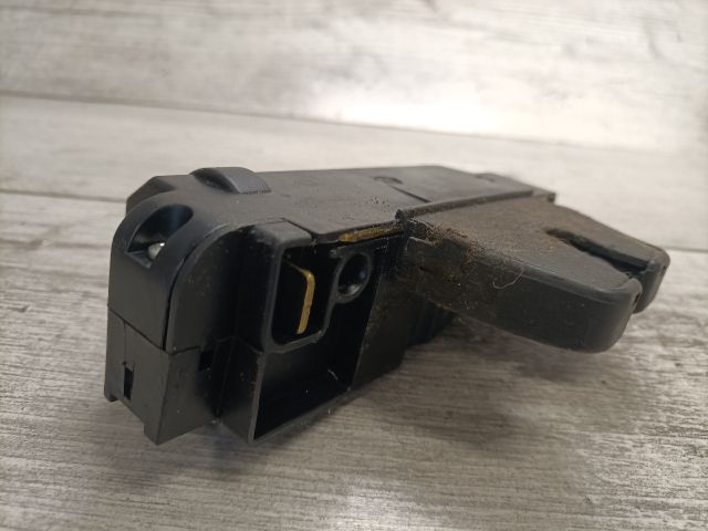 bontott PEUGEOT 206 Csomagtérajtó Zárszerkezet