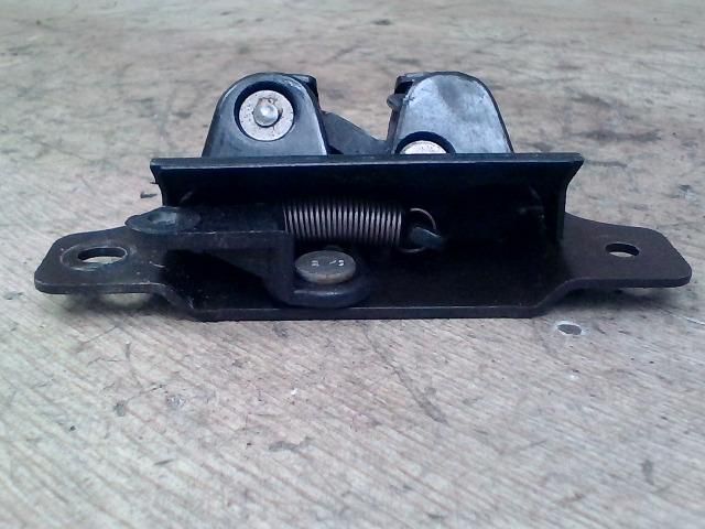 bontott PEUGEOT 206 Csomagtérajtó Zárszerkezet