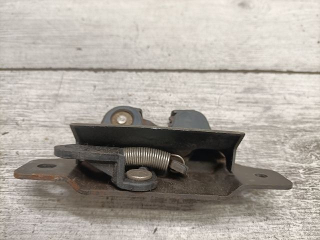 bontott PEUGEOT 206 Csomagtérajtó Zárszerkezet