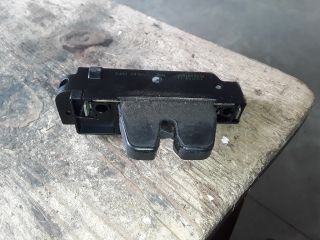 bontott PEUGEOT 206 Csomagtérajtó Zárszerkezet