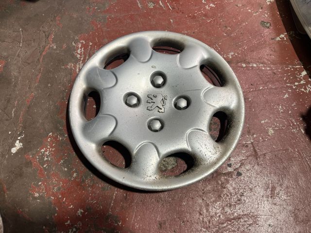 bontott PEUGEOT 206 Dísztárcsa (1 db)