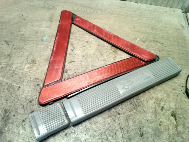 bontott PEUGEOT 206 Elakadásjelző Háromszög