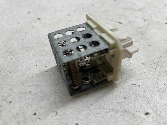 bontott PEUGEOT 206 Előtét Ellenállás Fűtőmotor