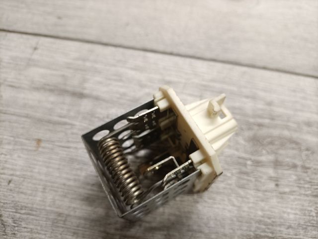 bontott PEUGEOT 206 Előtét Ellenállás Fűtőmotor