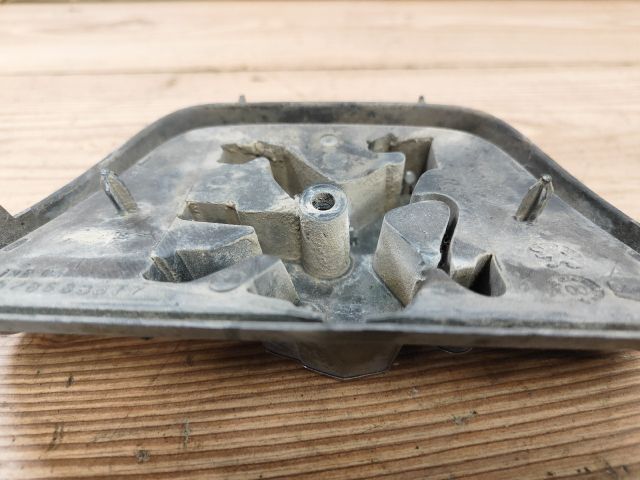 bontott PEUGEOT 206 Első Embléma