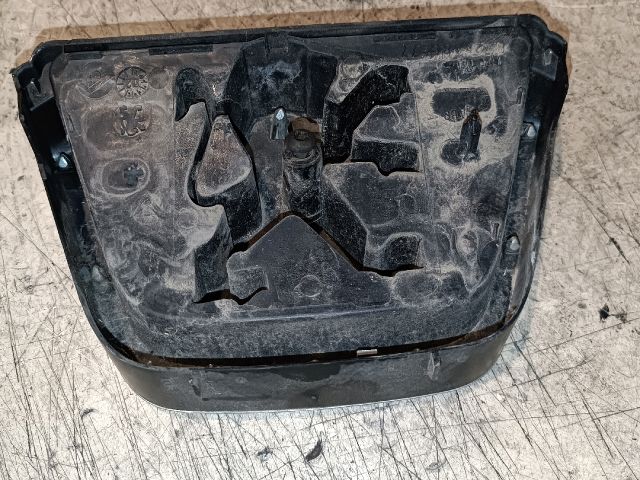 bontott PEUGEOT 206 Első Embléma