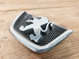 bontott PEUGEOT 206 Első Embléma