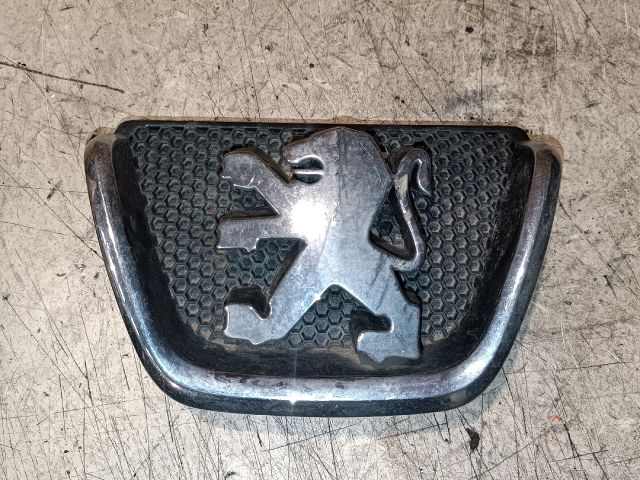 bontott PEUGEOT 206 Első Embléma