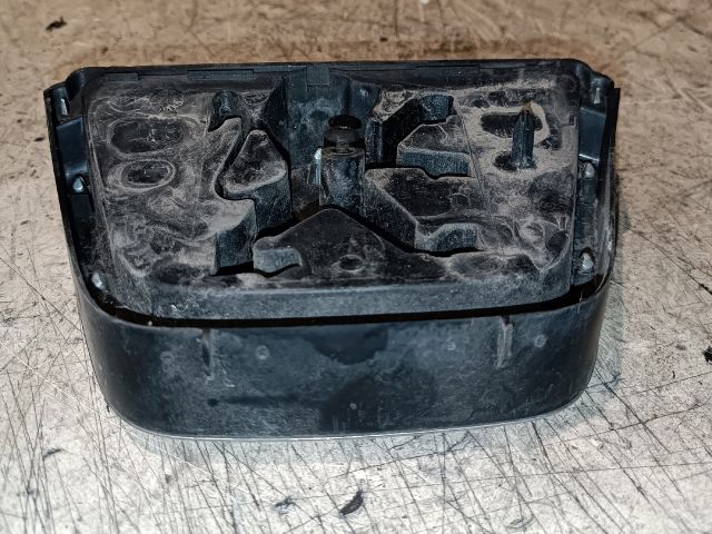 bontott PEUGEOT 206 Első Embléma