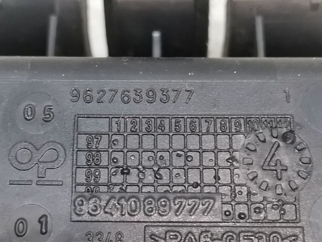 bontott PEUGEOT 206 Első Hamutartó