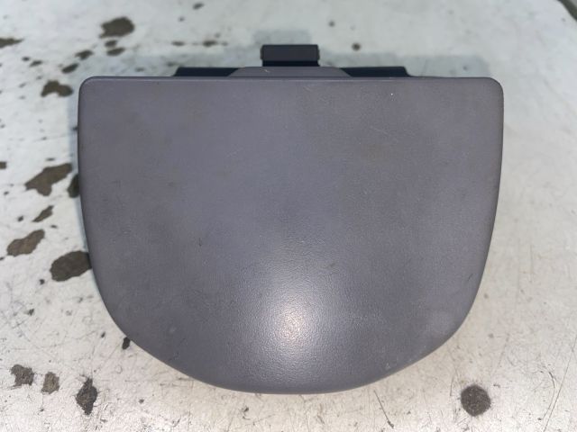 bontott PEUGEOT 206 Első Hamutartó