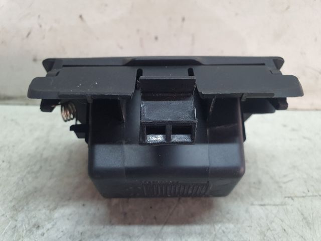 bontott PEUGEOT 206 Első Hamutartó