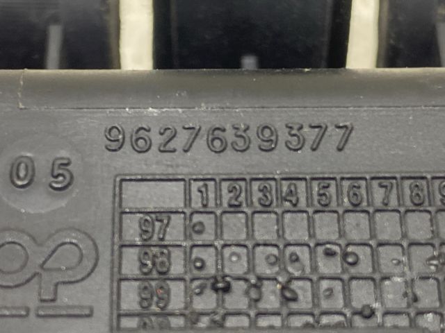 bontott PEUGEOT 206 Első Hamutartó