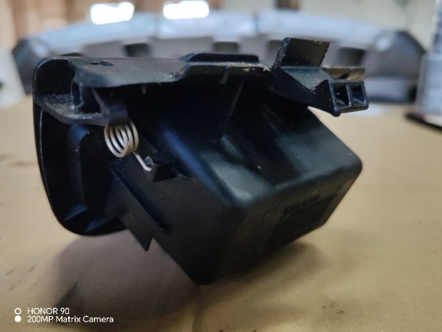 bontott PEUGEOT 206 Első Hamutartó