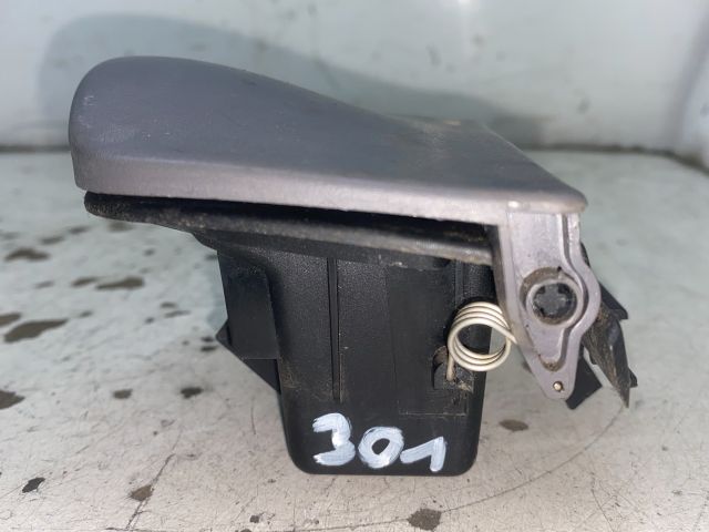 bontott PEUGEOT 206 Első Hamutartó