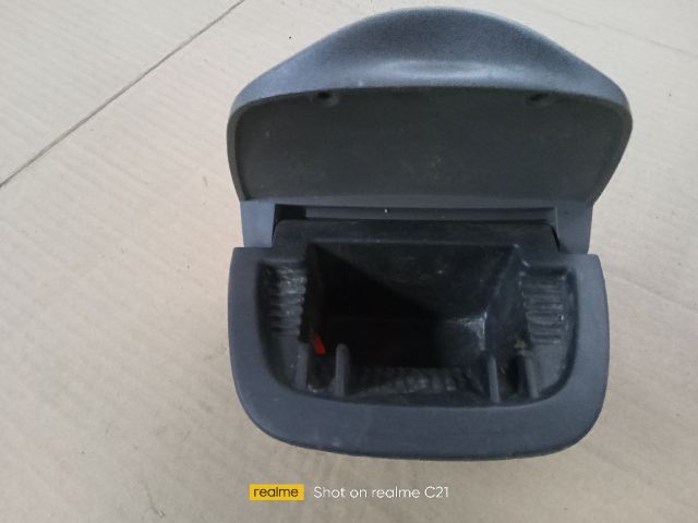 bontott PEUGEOT 206 Első Hamutartó