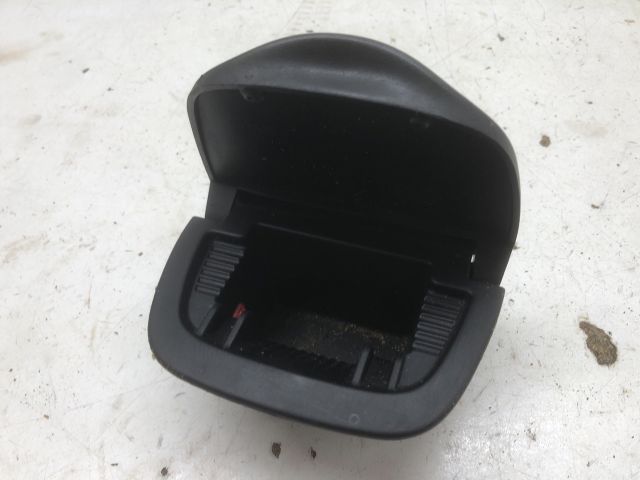 bontott PEUGEOT 206 Első Hamutartó