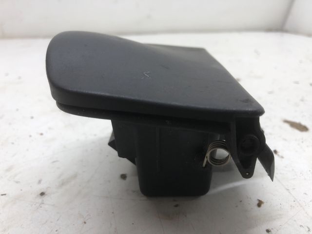 bontott PEUGEOT 206 Első Hamutartó