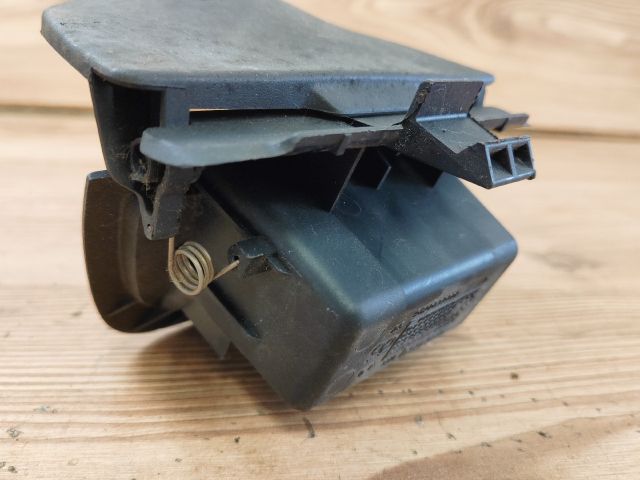 bontott PEUGEOT 206 Első Hamutartó