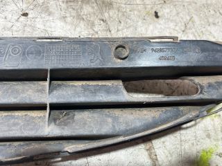 bontott PEUGEOT 206 Első Lökhárító Alsó Középső Díszrács