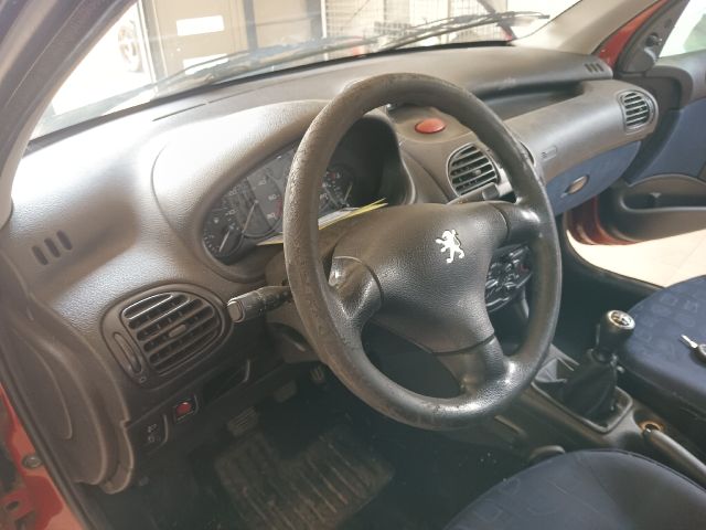 bontott PEUGEOT 206 Első Lökhárító (Üresen)