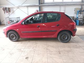 bontott PEUGEOT 206 Első Lökhárító (Üresen)