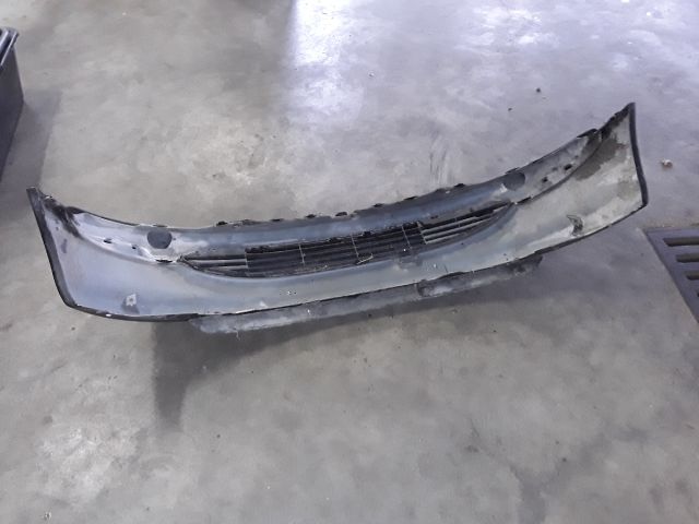 bontott PEUGEOT 206 Első Lökhárító (Üresen)