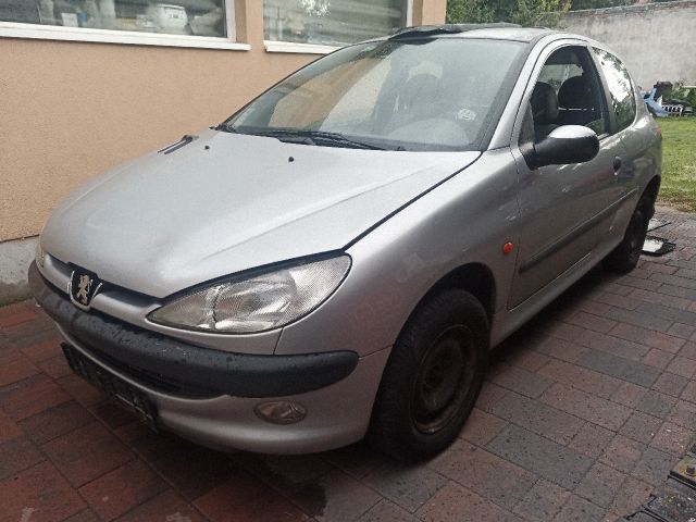 bontott PEUGEOT 206 Első Szélvédő