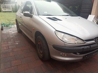 bontott PEUGEOT 206 Első Szélvédő