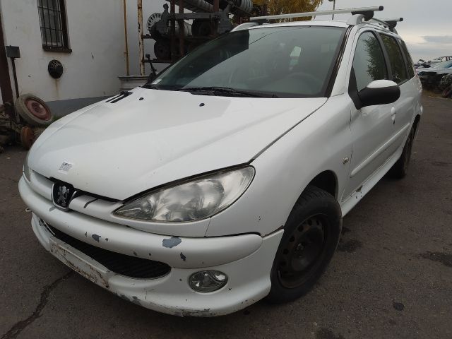 bontott PEUGEOT 206 Első Szélvédő