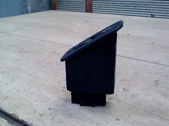 bontott PEUGEOT 206 Fényszórómagasság Állító Kapcsoló