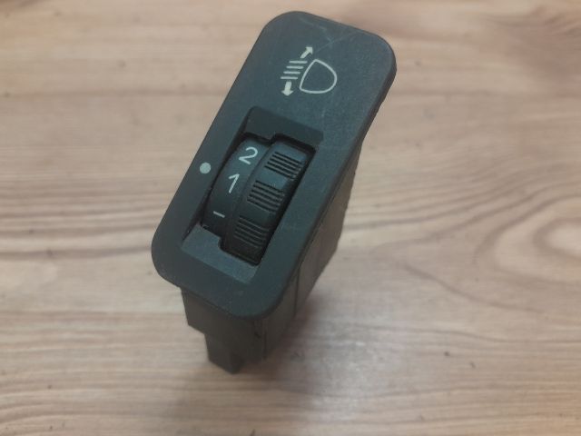 bontott PEUGEOT 206 Fényszórómagasság Állító Kapcsoló