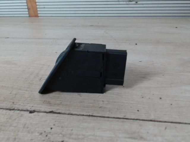 bontott PEUGEOT 206 Fényszórómagasság Állító Kapcsoló