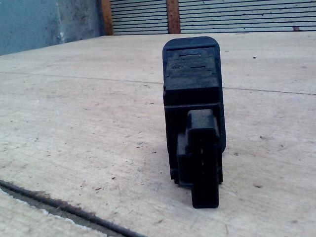 bontott PEUGEOT 206 Fényszórómagasság Állító Kapcsoló