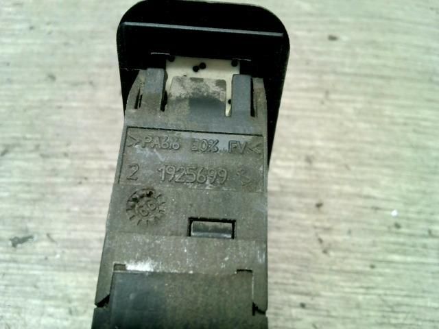 bontott PEUGEOT 206 Fényszórómagasság Állító Kapcsoló