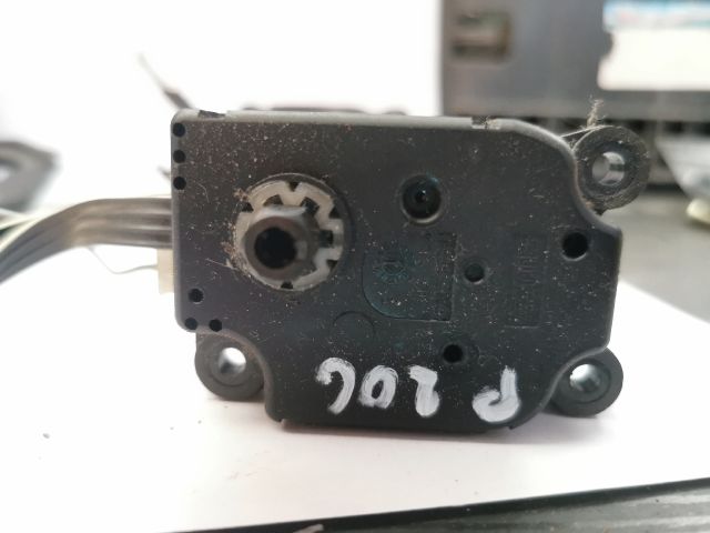 bontott PEUGEOT 206 Fűtés Állító Motor