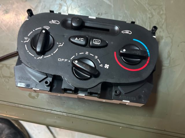 bontott PEUGEOT 206 Fűtéskapcsoló (manuális klímás)