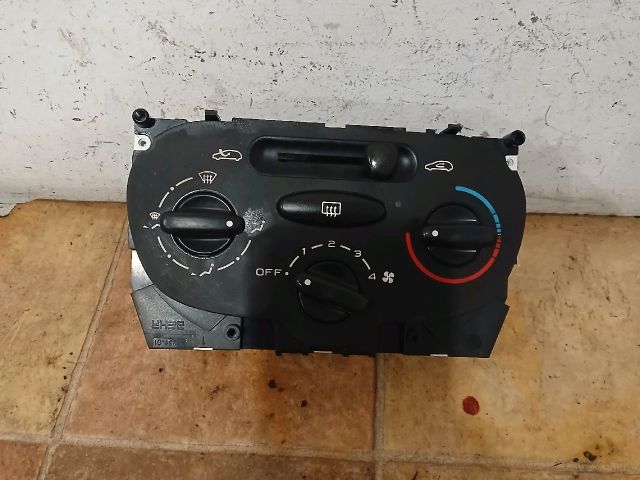 bontott PEUGEOT 206 Fűtéskapcsoló (Nem klímás)