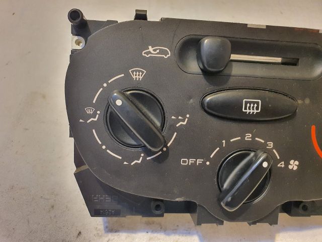 bontott PEUGEOT 206 Fűtéskapcsoló (Nem klímás)
