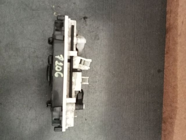 bontott PEUGEOT 206 Fűtéskapcsoló (Nem klímás)