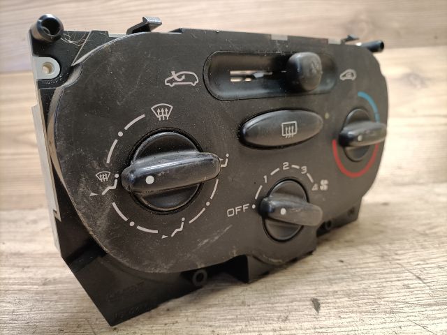 bontott PEUGEOT 206 Fűtéskapcsoló (Nem klímás)